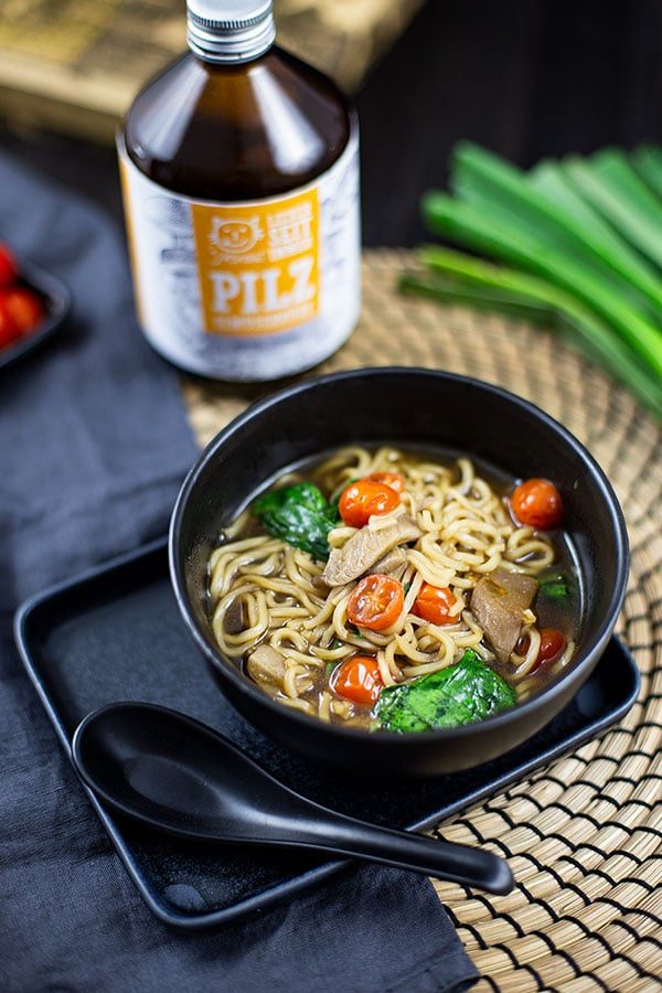 Japanische Ramen Suppe - Rezept mit Pilzen &amp; Spinat