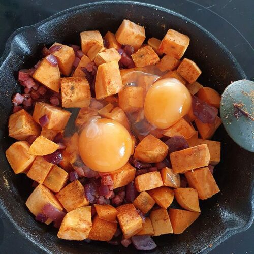 Deftiges Bauernfrühstück mit Süßkartoffel