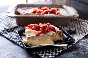 Vanillepudding, Beeren, Grießauflauf