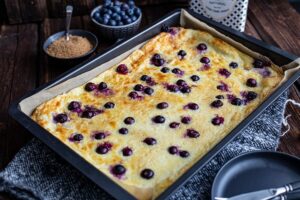 Ofenpfannkuchen mit Heidelbeeren