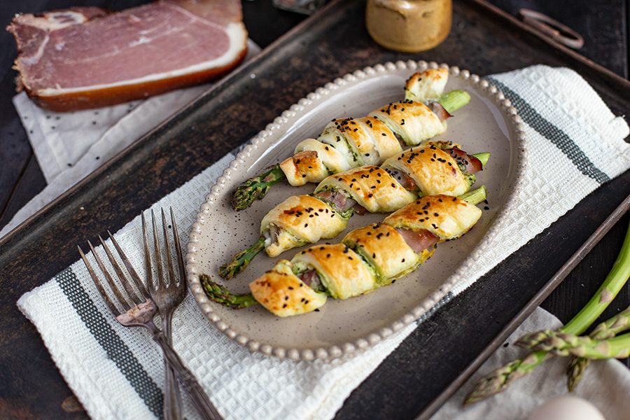 Grüner Spargel Blätterteig Stangen mit Schinken und Pesto 4 Frischkäse Schinken Pesto Sticks