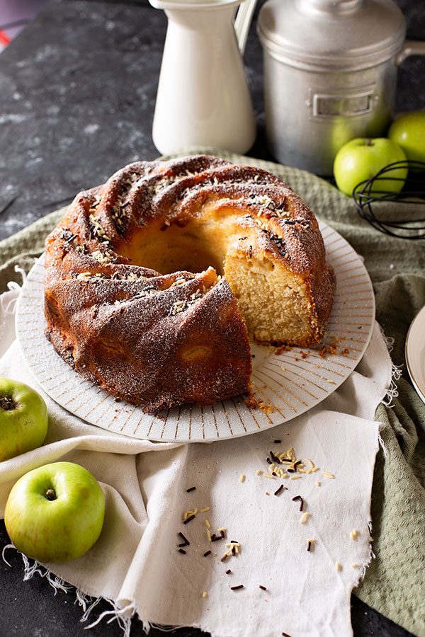 Saftiger Apfelkuchen mit Pudding