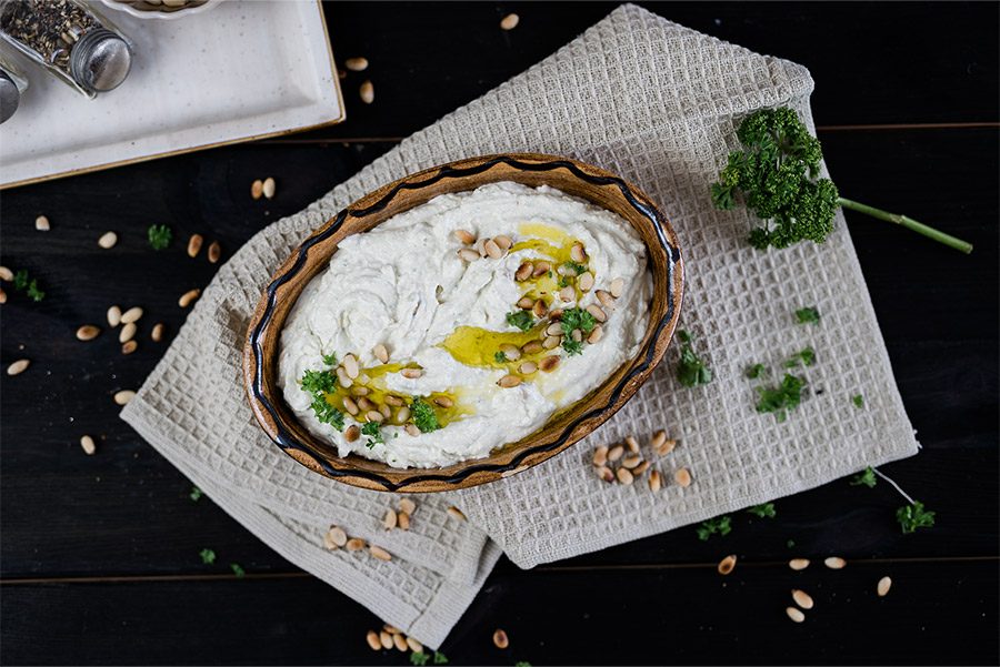 Feta Dip Rezept mit griechischem Joghurt 8 Feta Aufstrich mit Pinienkernen