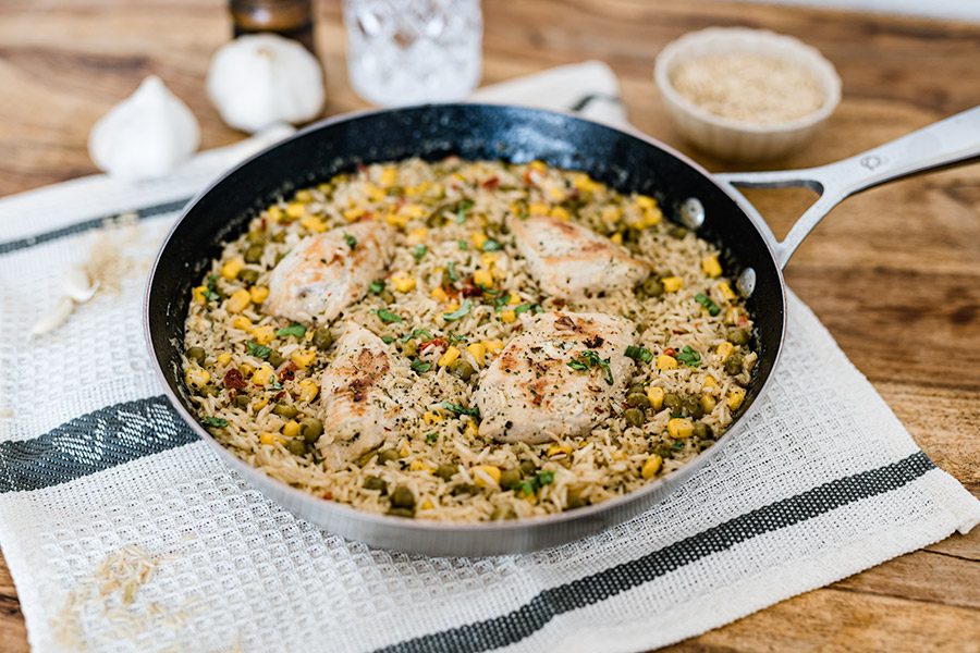 Hähnchen Pfanne mit Reis - Einfaches One Pan Rezept 5 Geflügel Reispfanne einfach & schnell