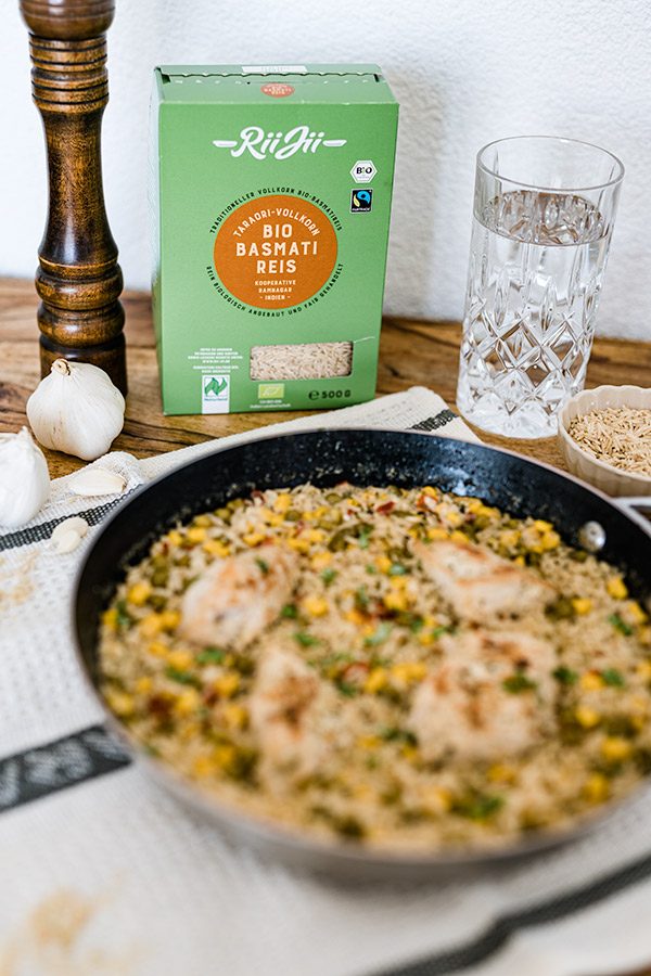 Hähnchen Pfanne mit Reis - Einfaches One Pan Rezept 3 Riiji Bio-Basmati Reis Vollkorn