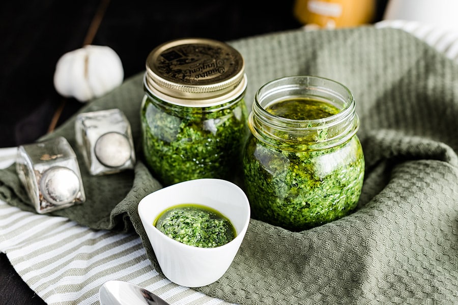 Bärlauch Pesto Rezept mit Pinienkernen einfach selbstgemacht