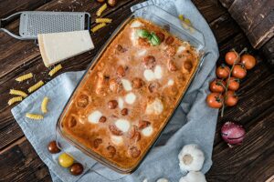 Hähnchen in Tomatensauce im Ofen