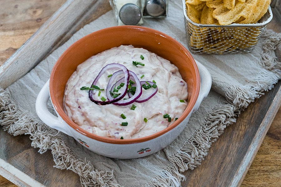 Sour Cream Dip Rezept mit gerösteten Zwiebeln 1 Sour Cream Dip Rezept