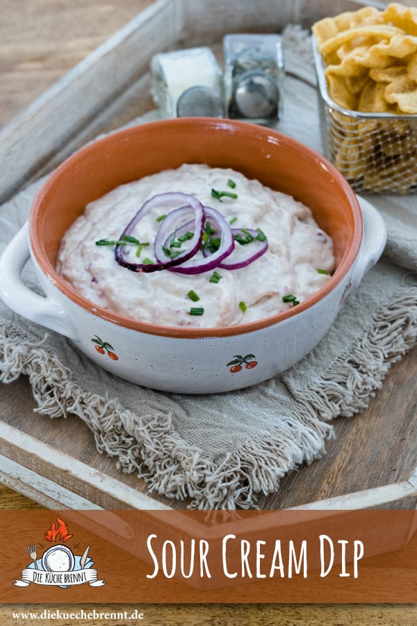 Amerikanisches Sour Cream Dip Rezept mit gerösteten Zwiebeln