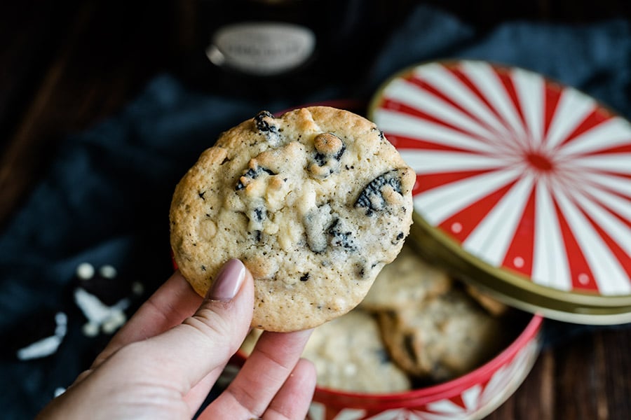 Cookies Rezept mit Oreos & weißer Schokolade 6 Kekse mit Oreo Stücken