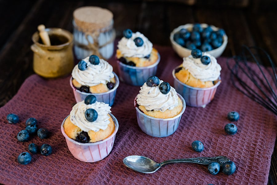 Blaubeer Muffins mit Frischkäse Topping 4 Blaubeer Muffins mit Joghurt