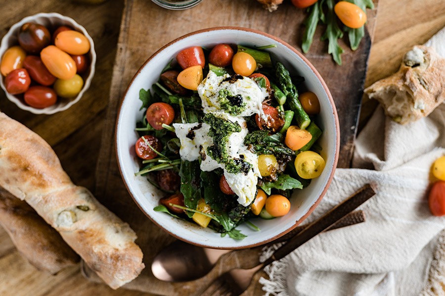 Grüner Spargelsalat mit Burrata Rezept