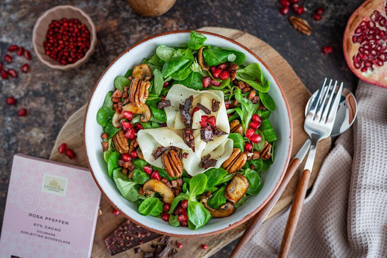 Feldsalat mit gebratenen Pilzen und Lauenstein Schokolade
