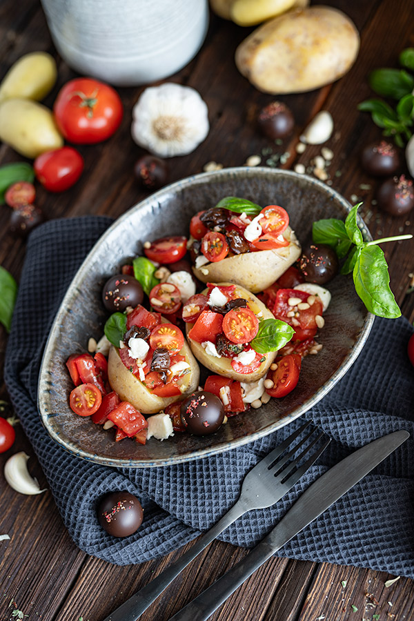 Kartoffeln mit Tomaten Knoblauch Mozzarella Füllung