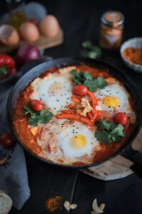 Klassische Shakshuka kochen
