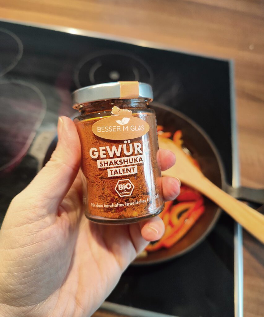 Einfache Shakshuka mit Feta und Ei 18 Shakshuka Gewürz dazu