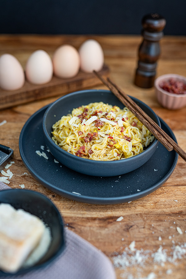 Cremige Ramen Carbonara Nudeln ala TikTok 3 Carbonara Ramen mit Ei
