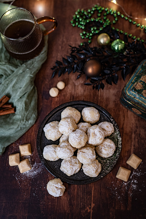 Schneeball Plätzchen mit weißer Schokolade 4 Plätzchen mit weißer Schokolade