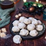 Schneeball Plätzchen mit weißer Schokolade